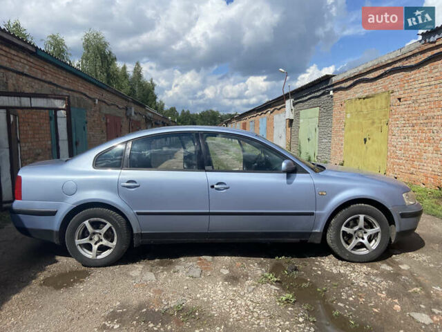 Синий Фольксваген Пассат, объемом двигателя 1.9 л и пробегом 270 тыс. км за 3800 $, фото 1 на Automoto.ua