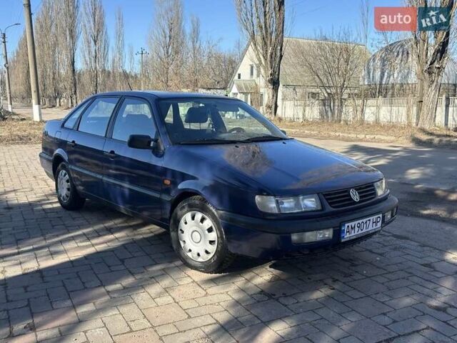 Синій Фольксваген Пассат, об'ємом двигуна 1.8 л та пробігом 340 тис. км за 1800 $, фото 1 на Automoto.ua