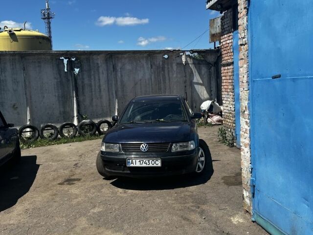 Синий Фольксваген Пассат, объемом двигателя 1.9 л и пробегом 350 тыс. км за 900 $, фото 1 на Automoto.ua