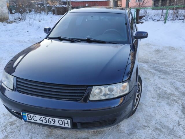 Синий Фольксваген Пассат, объемом двигателя 1.9 л и пробегом 390 тыс. км за 3800 $, фото 1 на Automoto.ua