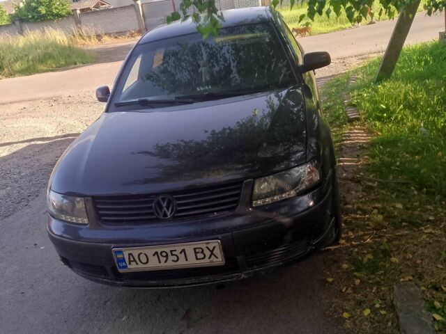 Синий Фольксваген Пассат, объемом двигателя 1.9 л и пробегом 530 тыс. км за 2200 $, фото 1 на Automoto.ua