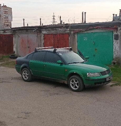 Синий Фольксваген Пассат, объемом двигателя 1.9 л и пробегом 490 тыс. км за 0 $, фото 1 на Automoto.ua