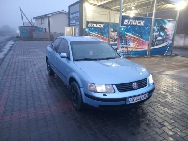 Синий Фольксваген Пассат, объемом двигателя 1.8 л и пробегом 444 тыс. км за 3100 $, фото 1 на Automoto.ua