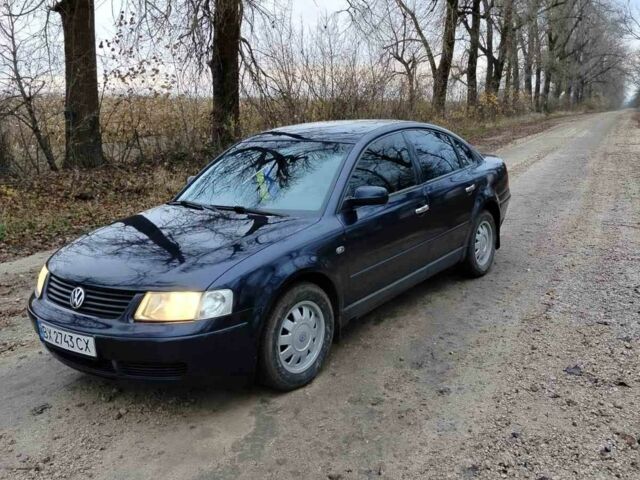 Синий Фольксваген Пассат, объемом двигателя 1.6 л и пробегом 356 тыс. км за 3500 $, фото 1 на Automoto.ua