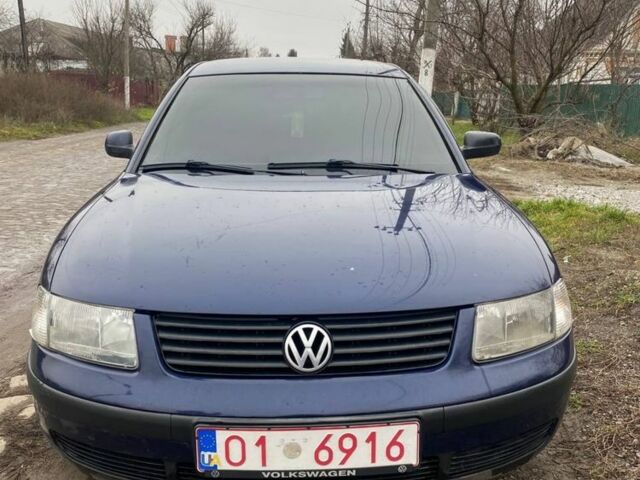 Синий Фольксваген Пассат, объемом двигателя 1.9 л и пробегом 400 тыс. км за 2000 $, фото 1 на Automoto.ua