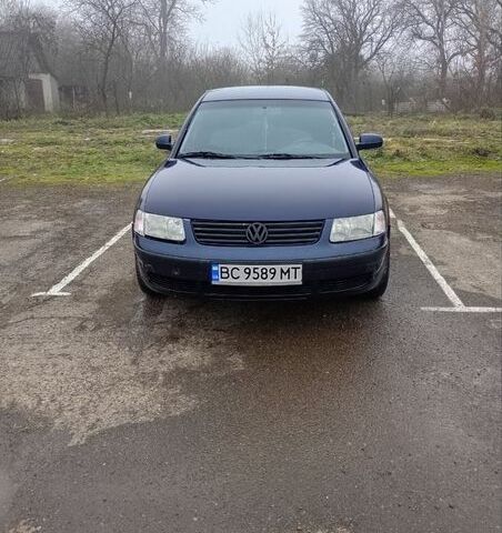 Синий Фольксваген Пассат, объемом двигателя 1.78 л и пробегом 435 тыс. км за 2800 $, фото 1 на Automoto.ua