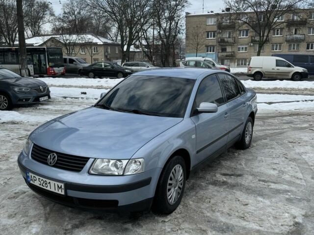 Синій Фольксваген Пассат, об'ємом двигуна 1.8 л та пробігом 300 тис. км за 3300 $, фото 1 на Automoto.ua