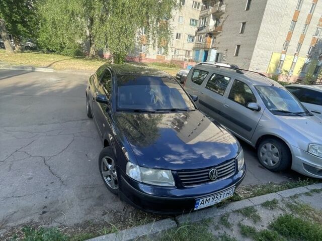 Синий Фольксваген Пассат, объемом двигателя 1.8 л и пробегом 420 тыс. км за 3000 $, фото 1 на Automoto.ua