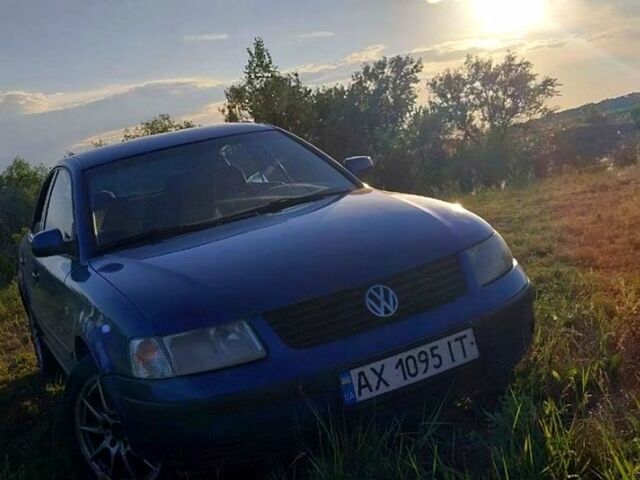 Синий Фольксваген Пассат, объемом двигателя 1.8 л и пробегом 0 тыс. км за 4000 $, фото 1 на Automoto.ua