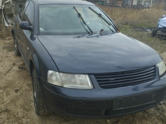 Синій Фольксваген Пассат, об'ємом двигуна 1.8 л та пробігом 239 тис. км за 1150 $, фото 1 на Automoto.ua