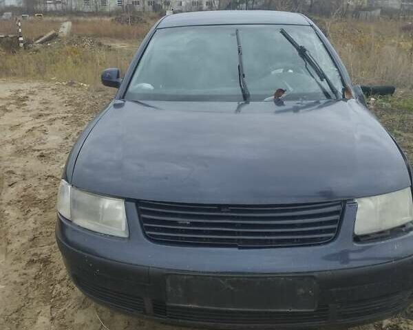 Синий Фольксваген Пассат, объемом двигателя 1.78 л и пробегом 239 тыс. км за 1200 $, фото 1 на Automoto.ua