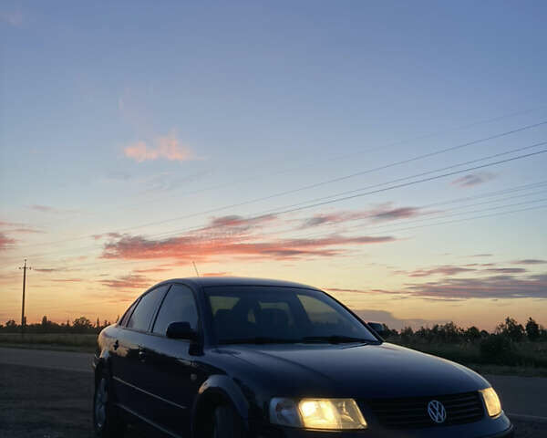 Синій Фольксваген Пассат, об'ємом двигуна 1.6 л та пробігом 216 тис. км за 4000 $, фото 1 на Automoto.ua