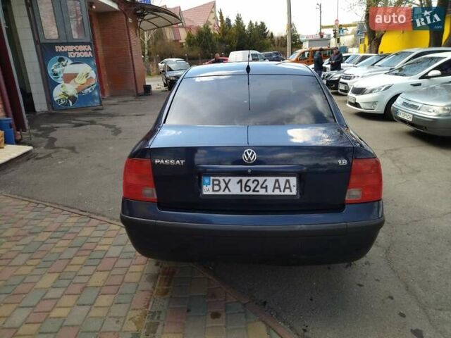 Синий Фольксваген Пассат, объемом двигателя 1.8 л и пробегом 400 тыс. км за 2200 $, фото 1 на Automoto.ua