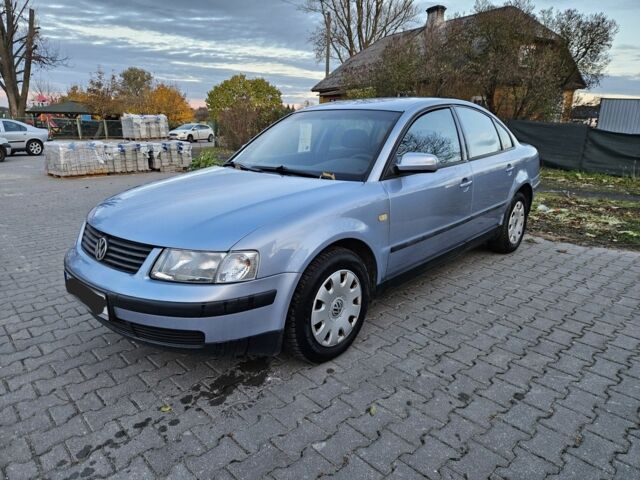 Синий Фольксваген Пассат, объемом двигателя 1.9 л и пробегом 200 тыс. км за 1900 $, фото 1 на Automoto.ua