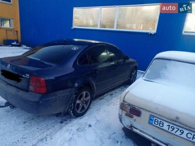 Синий Фольксваген Пассат, объемом двигателя 2.8 л и пробегом 400 тыс. км за 1100 $, фото 1 на Automoto.ua