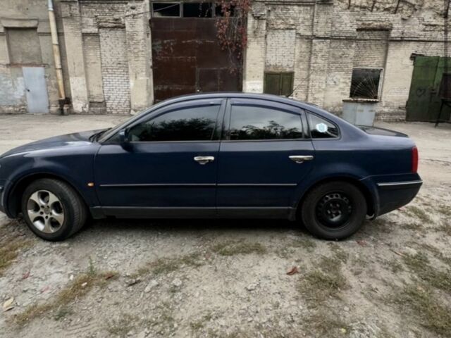 Синий Фольксваген Пассат, объемом двигателя 0 л и пробегом 324 тыс. км за 2100 $, фото 1 на Automoto.ua