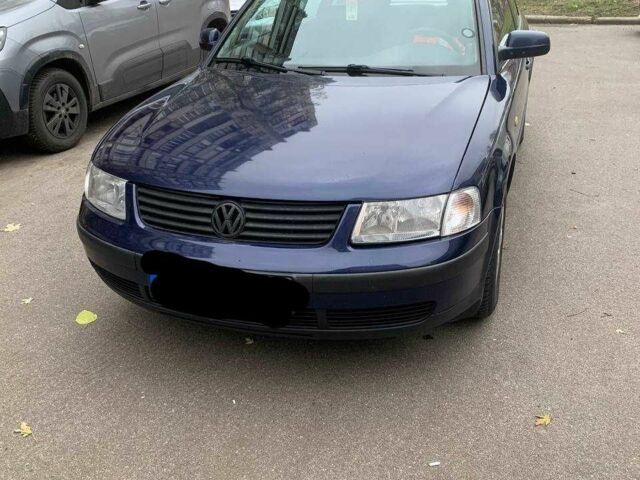 Синий Фольксваген Пассат, объемом двигателя 1.6 л и пробегом 304 тыс. км за 3700 $, фото 1 на Automoto.ua