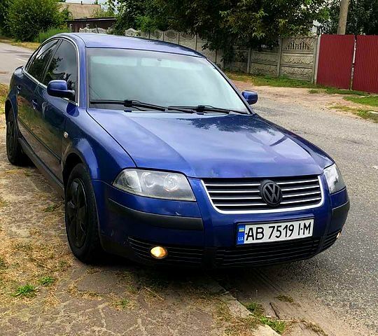 Синий Фольксваген Пассат, объемом двигателя 1.9 л и пробегом 440 тыс. км за 2300 $, фото 1 на Automoto.ua