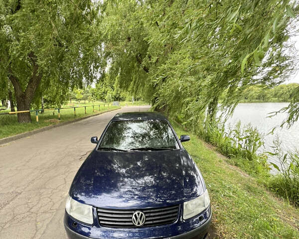 Синій Фольксваген Пассат, об'ємом двигуна 1.6 л та пробігом 364 тис. км за 3400 $, фото 1 на Automoto.ua