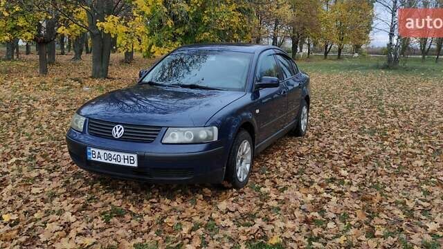 Синий Фольксваген Пассат, объемом двигателя 1.78 л и пробегом 282 тыс. км за 4300 $, фото 1 на Automoto.ua