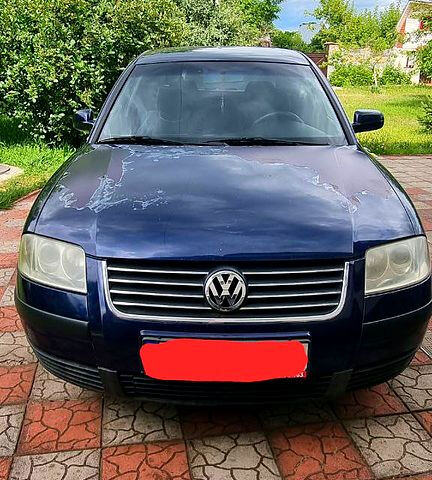 Синий Фольксваген Пассат, объемом двигателя 1.6 л и пробегом 262 тыс. км за 3800 $, фото 1 на Automoto.ua