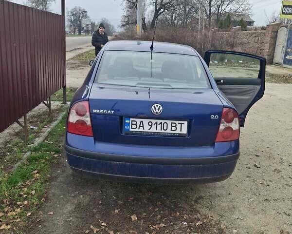 Синий Фольксваген Пассат, объемом двигателя 1.98 л и пробегом 400 тыс. км за 3500 $, фото 1 на Automoto.ua