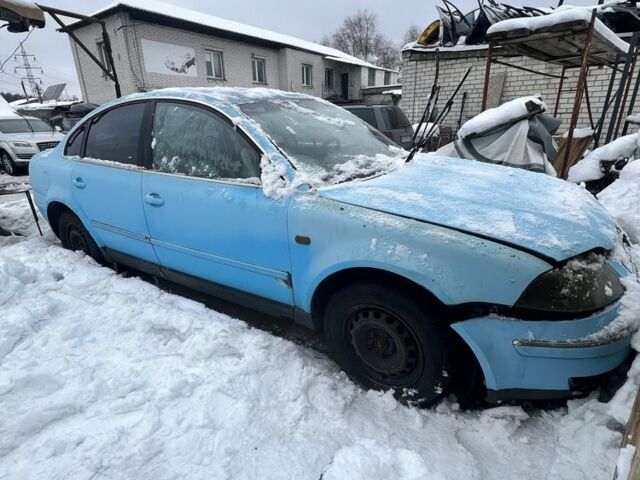 Синий Фольксваген Пассат, объемом двигателя 1.8 л и пробегом 100 тыс. км за 1200 $, фото 1 на Automoto.ua