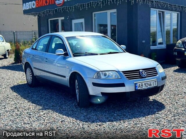 Синий Фольксваген Пассат, объемом двигателя 1.6 л и пробегом 245 тыс. км за 3800 $, фото 1 на Automoto.ua
