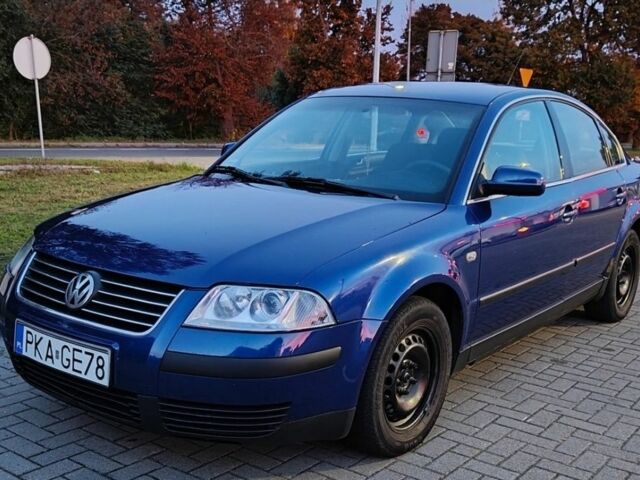 Синий Фольксваген Пассат, объемом двигателя 1.9 л и пробегом 168 тыс. км за 1700 $, фото 1 на Automoto.ua