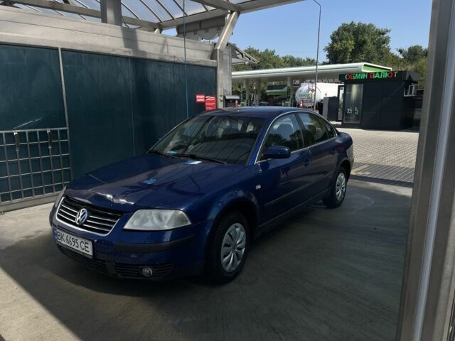 Синий Фольксваген Пассат, объемом двигателя 1.9 л и пробегом 450 тыс. км за 2500 $, фото 1 на Automoto.ua