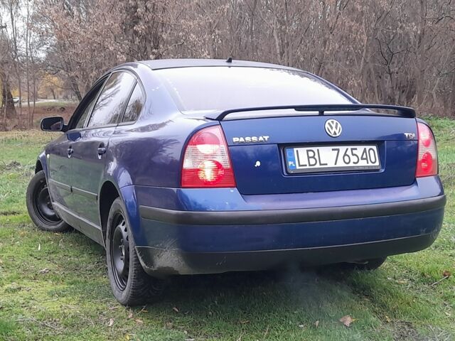 Синий Фольксваген Пассат, объемом двигателя 1.9 л и пробегом 400 тыс. км за 2000 $, фото 1 на Automoto.ua