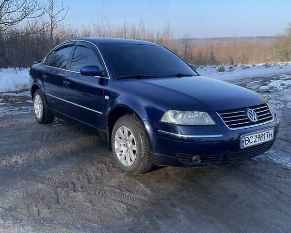 Синий Фольксваген Пассат, объемом двигателя 1.8 л и пробегом 290 тыс. км за 4250 $, фото 1 на Automoto.ua