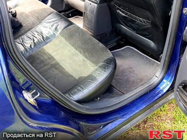 Синий Фольксваген Пассат, объемом двигателя 2.5 л и пробегом 300 тыс. км за 4199 $, фото 1 на Automoto.ua