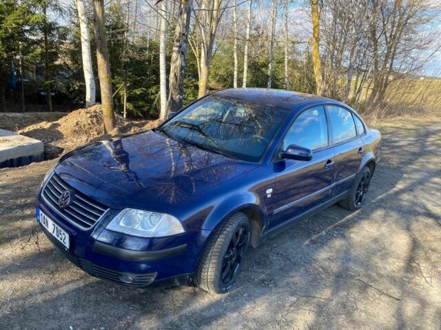 Синий Фольксваген Пассат, объемом двигателя 1.9 л и пробегом 304 тыс. км за 2250 $, фото 1 на Automoto.ua