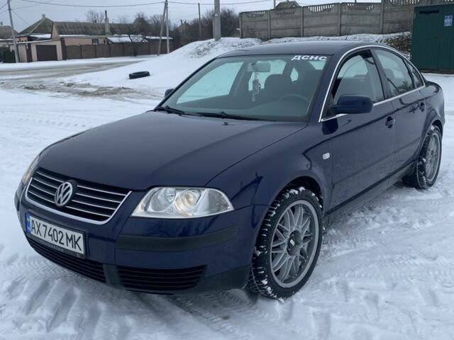 Синий Фольксваген Пассат, объемом двигателя 1.6 л и пробегом 250 тыс. км за 4000 $, фото 1 на Automoto.ua