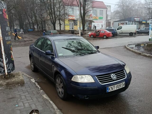 Синий Фольксваген Пассат, объемом двигателя 1.9 л и пробегом 300 тыс. км за 1973 $, фото 1 на Automoto.ua