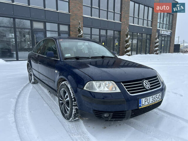 Синий Фольксваген Пассат, объемом двигателя 0 л и пробегом 320 тыс. км за 1950 $, фото 1 на Automoto.ua
