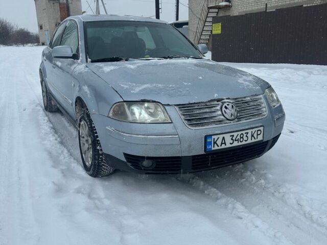 Синий Фольксваген Пассат, объемом двигателя 1.8 л и пробегом 410 тыс. км за 3200 $, фото 1 на Automoto.ua