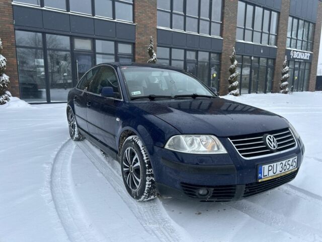 Синий Фольксваген Пассат, объемом двигателя 1.6 л и пробегом 300 тыс. км за 1999 $, фото 1 на Automoto.ua