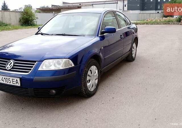 Синий Фольксваген Пассат, объемом двигателя 1.9 л и пробегом 322 тыс. км за 4100 $, фото 1 на Automoto.ua