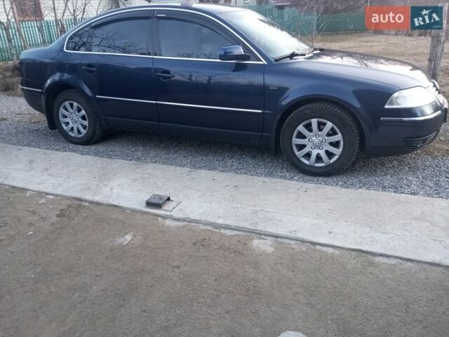 Синий Фольксваген Пассат, объемом двигателя 1.78 л и пробегом 300 тыс. км за 4400 $, фото 1 на Automoto.ua