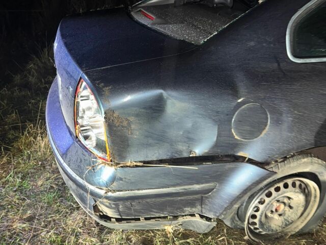 Синий Фольксваген Пассат, объемом двигателя 1.8 л и пробегом 260 тыс. км за 2300 $, фото 1 на Automoto.ua