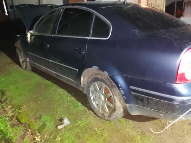 Синій Фольксваген Пассат, об'ємом двигуна 2 л та пробігом 322 тис. км за 900 $, фото 1 на Automoto.ua