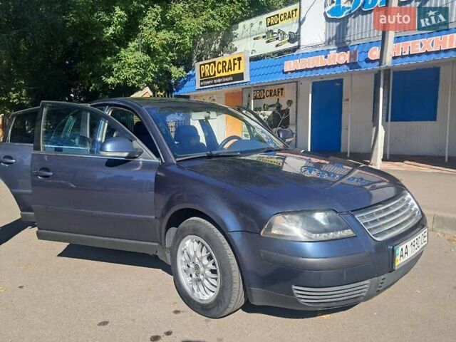 Синий Фольксваген Пассат, объемом двигателя 1.9 л и пробегом 337 тыс. км за 5600 $, фото 1 на Automoto.ua