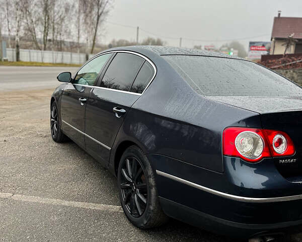 Синий Фольксваген Пассат, объемом двигателя 2 л и пробегом 310 тыс. км за 6100 $, фото 1 на Automoto.ua