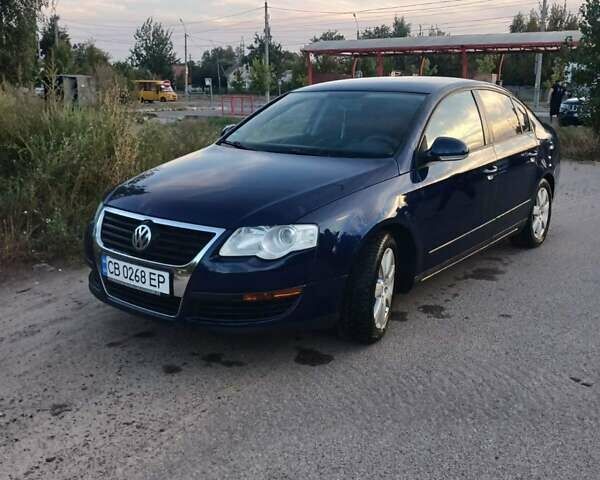 Синий Фольксваген Пассат, объемом двигателя 1.6 л и пробегом 195 тыс. км за 5500 $, фото 1 на Automoto.ua