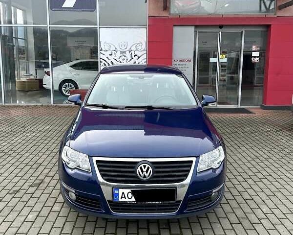 Синий Фольксваген Пассат, объемом двигателя 2 л и пробегом 268 тыс. км за 5999 $, фото 1 на Automoto.ua