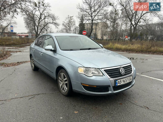 Синий Фольксваген Пассат, объемом двигателя 1.9 л и пробегом 350 тыс. км за 5300 $, фото 1 на Automoto.ua