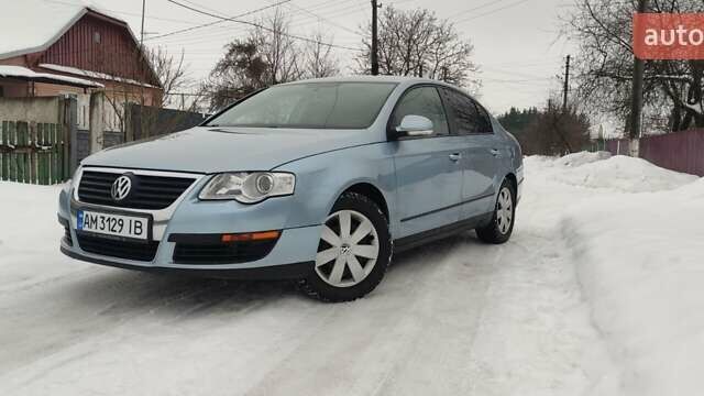 Синий Фольксваген Пассат, объемом двигателя 1.9 л и пробегом 365 тыс. км за 6200 $, фото 1 на Automoto.ua