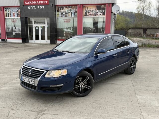 Синий Фольксваген Пассат, объемом двигателя 2 л и пробегом 350 тыс. км за 4500 $, фото 1 на Automoto.ua